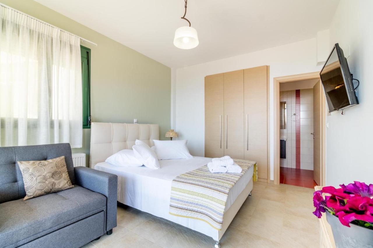 Sapphire Blue Villa Kalamítsi المظهر الخارجي الصورة